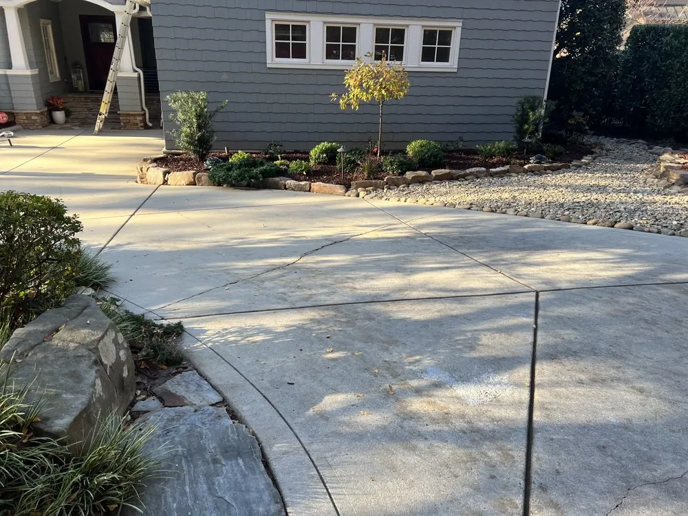 Expert landscaping services experts serving Charlotte, NC - Innova Landscaping