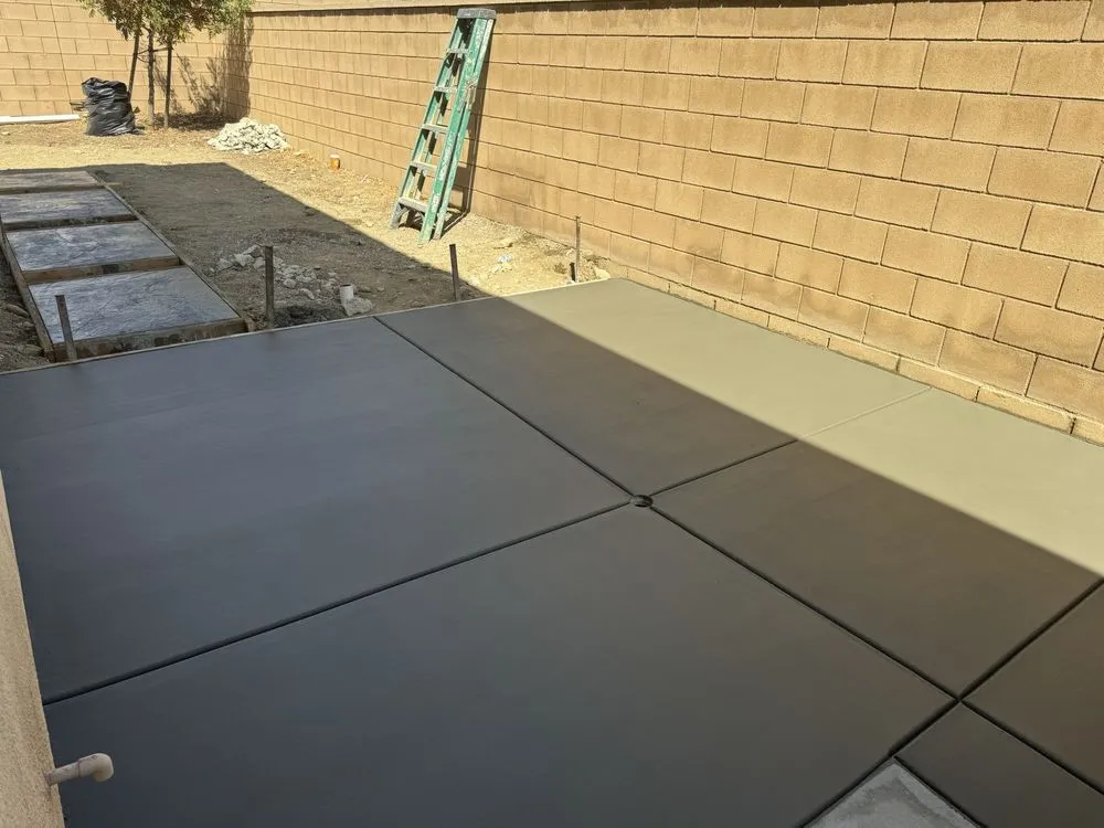 Affordable yard maintenance for beautiful yards in Jurupa Valley, CA by Innovation Kurbs Landscape Designs