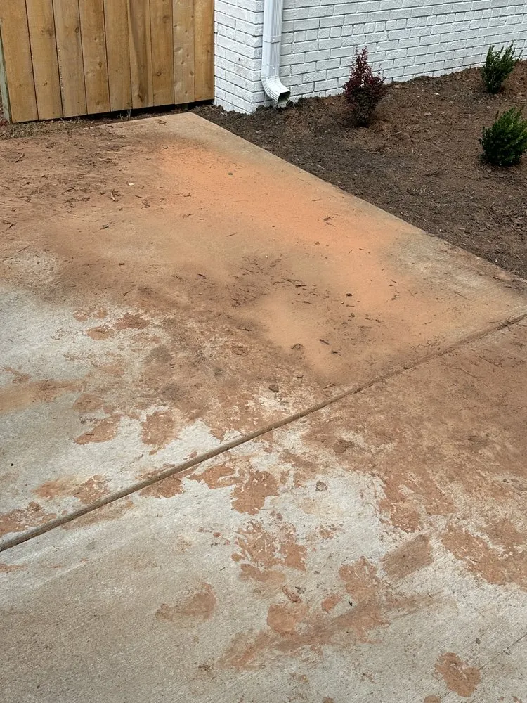 Professional yard cleanup service experts serving Charlotte, NC - Innovation Landscape