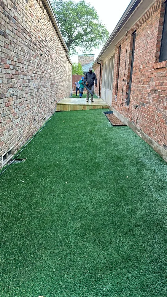 Professional landscaping services experts serving Balch Springs, TX - Innovative Constructions & Landscapes