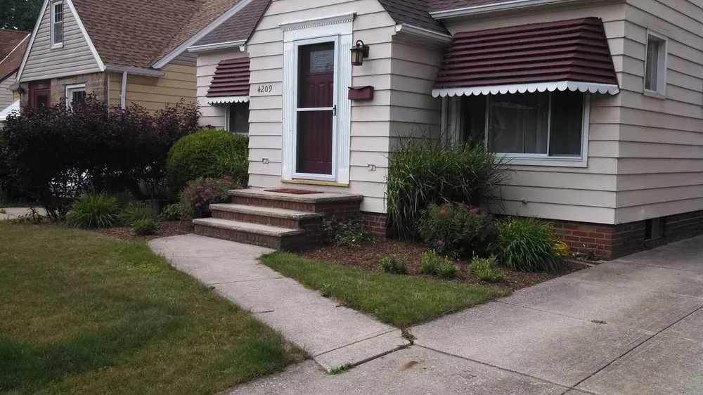 Custom lawn care service for homes across North Ridgeville, OH - Innovative Designs