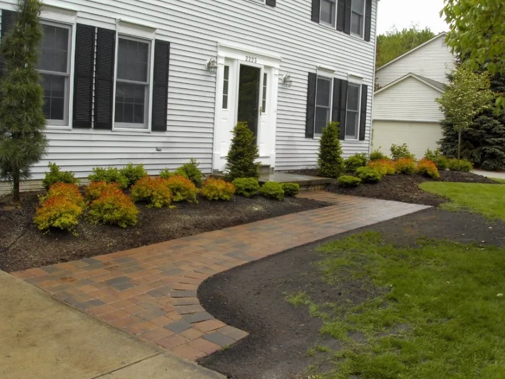 Local lawn care service experts serving North Ridgeville, OH - Innovative Designs