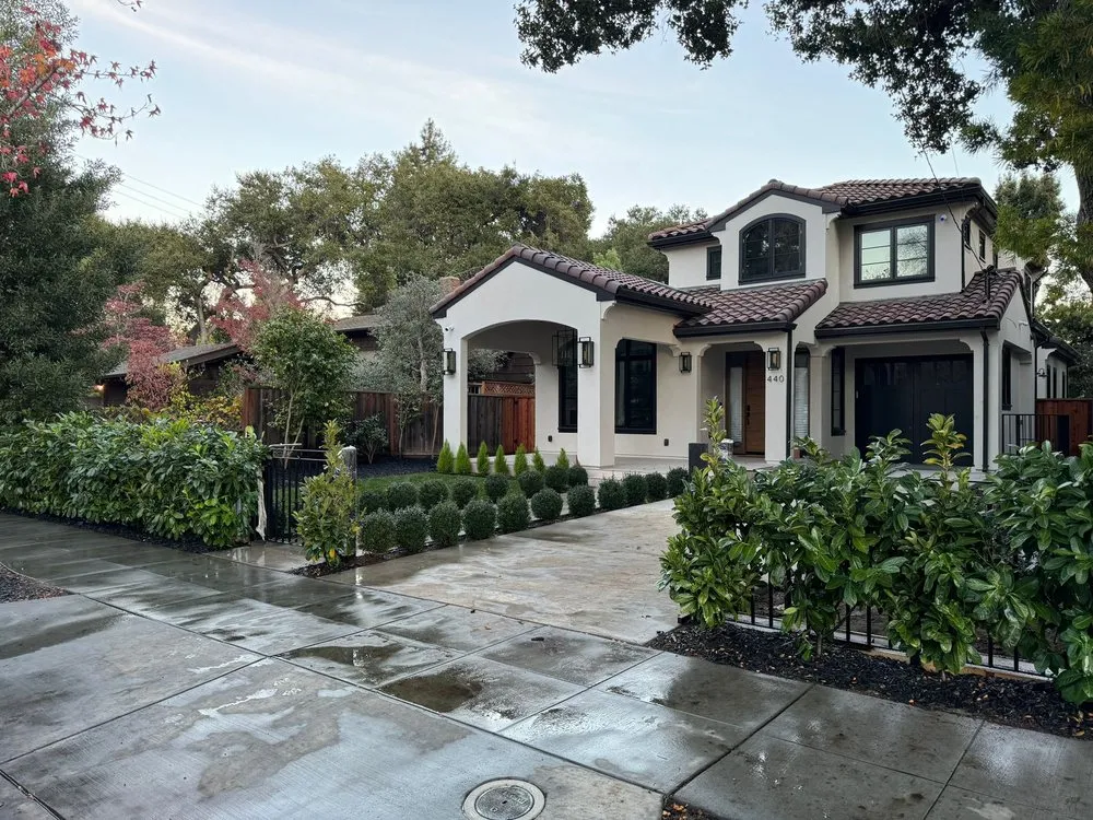 Affordable yard cleanup service for outdoor upgrades across Redwood City, CA - Innovative Gardens