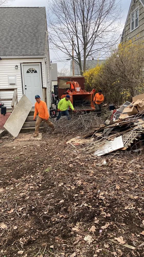 Reliable yard cleanup service for beautiful yards across Bridgeport, CT - Innovative Landscaping Services