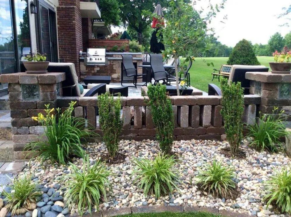 Expert garden landscaping near you in Lee's Summit, MO by Innovative Outdoor Living