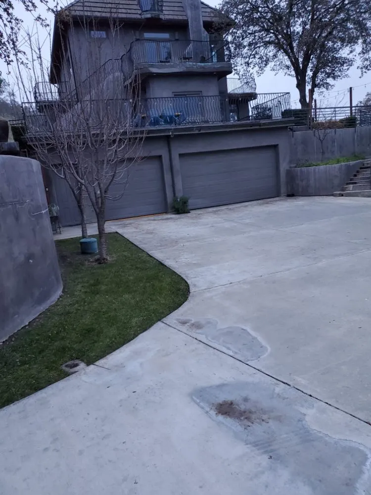 Professional landscape design for year-round maintenance across Del Rey, CA - Inostros Landscaping And Lawn Care