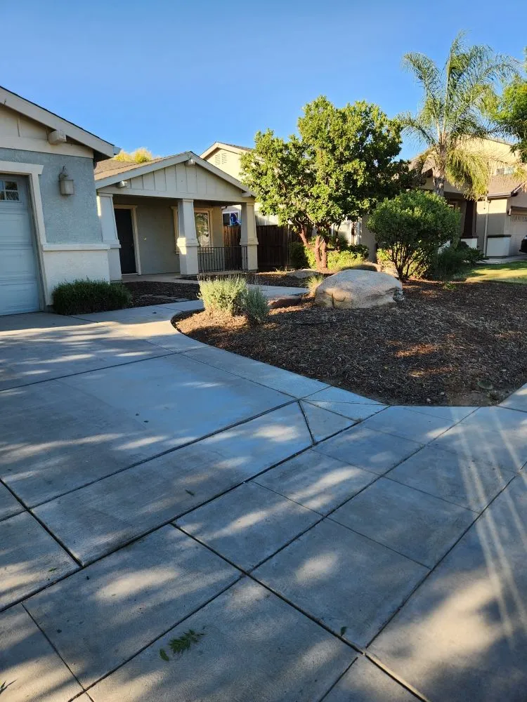 Professional outdoor landscaping in Del Rey, CA - Inostros Landscaping And Lawn Care