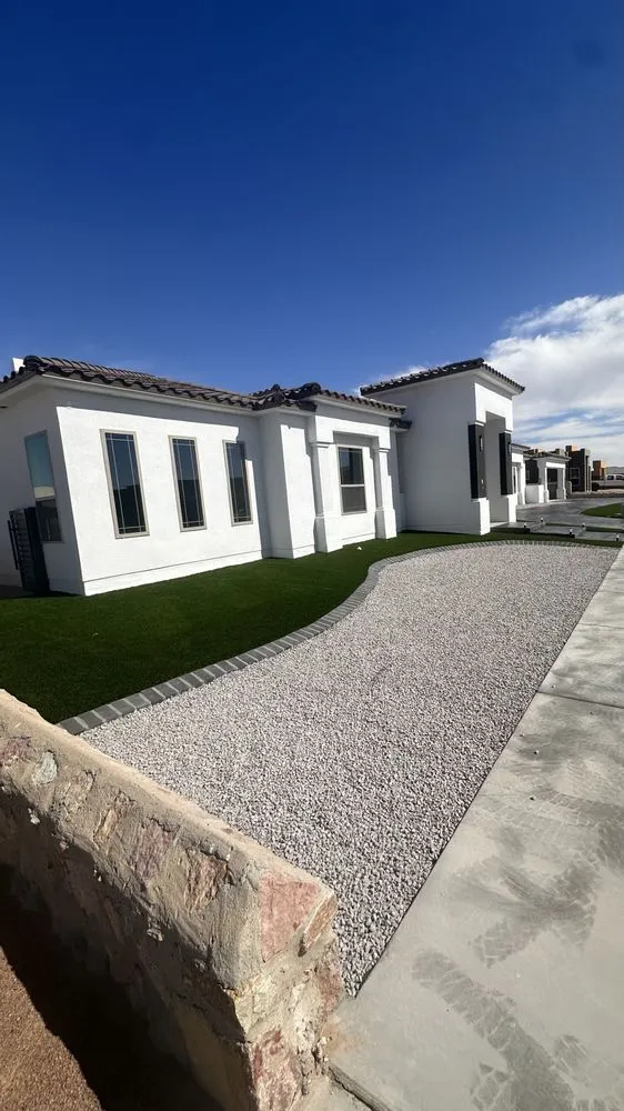 Trusted yard cleanup service for year-round maintenance in El Paso, TX by Inova Hardscape