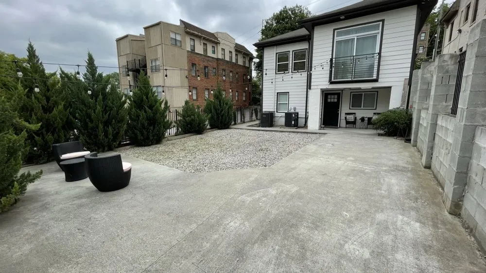 Expert yard cleanup service in College Park, GA by Inside The Grind 365