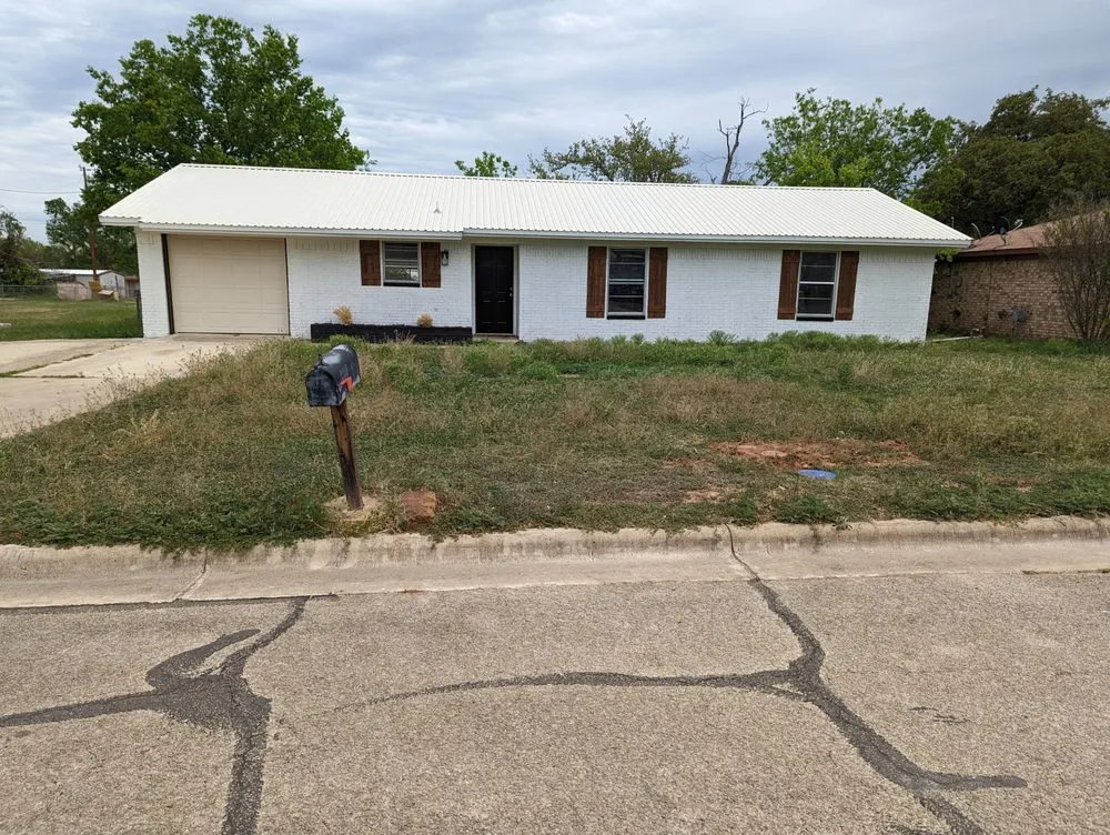 Custom outdoor landscaping in Brownwood, TX - Inspiring Lawn Care