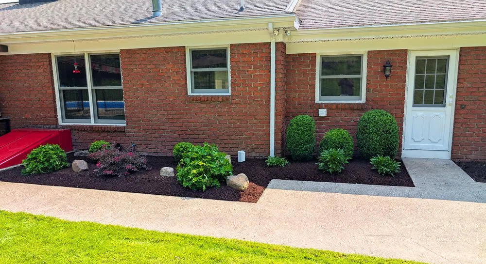 Custom yard maintenance for beautiful yards in Jamestown, NY by Instagreen Lawn Care