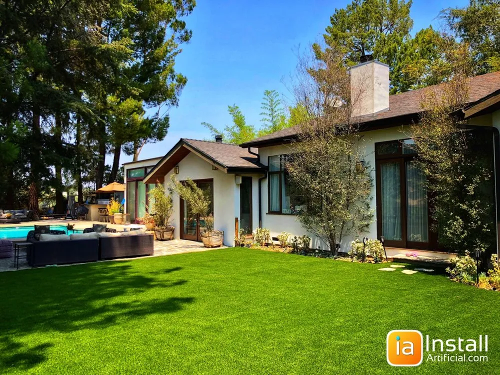 Local landscape installation experts serving Woodland Hills, CA - Install Artificial Grass