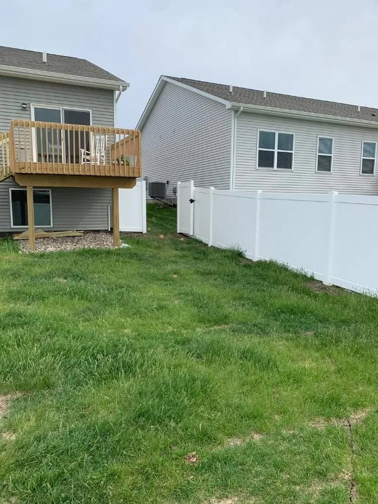 Affordable landscape installation experts serving Des Moines, IA - Integrated Fencing