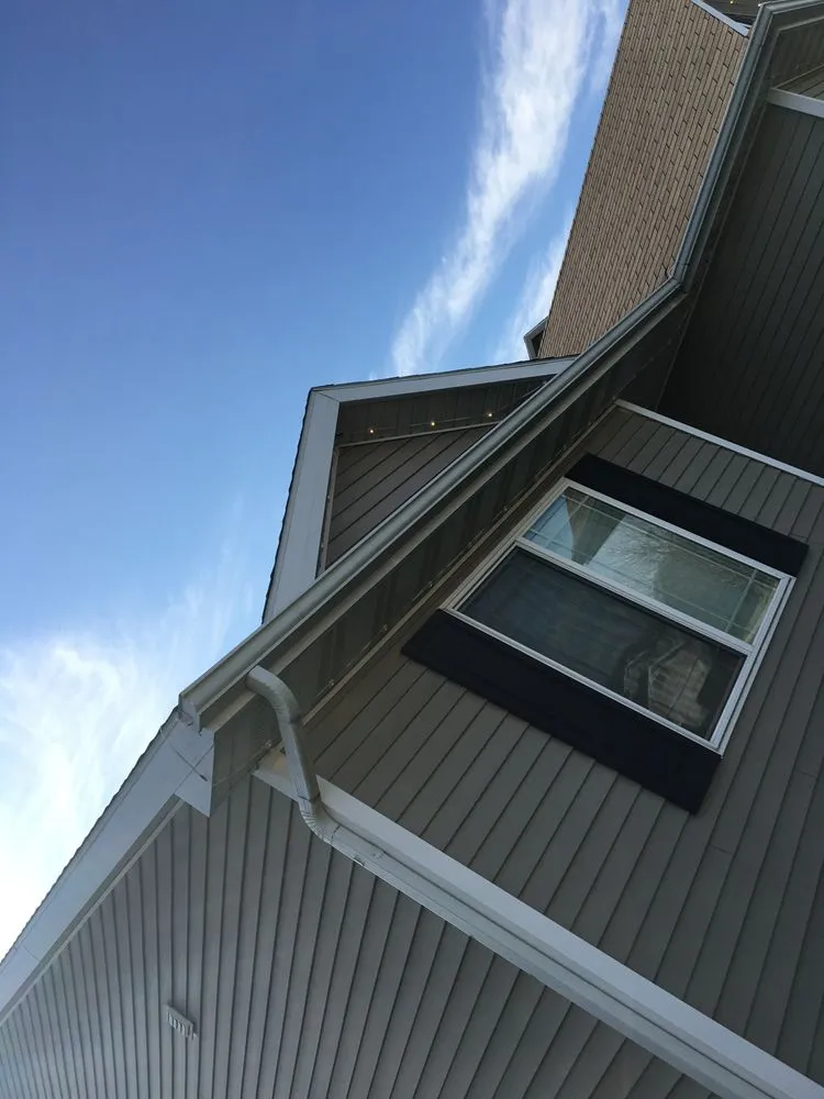 Expert lawn care service experts serving Des Moines, IA - Integrated Fencing