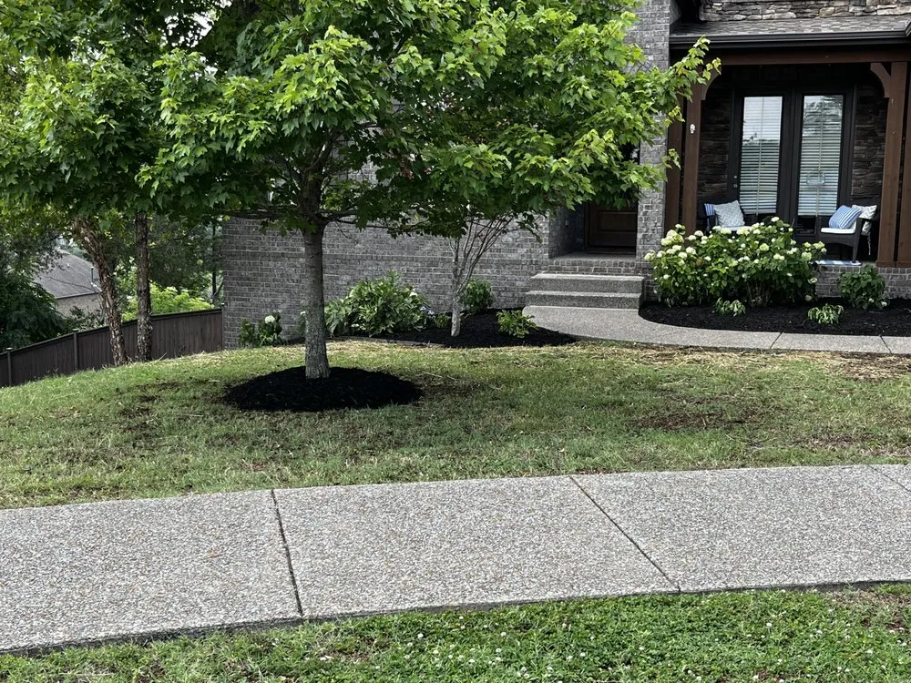 Affordable yard maintenance in Nashville, TN - Integrity Growth Gardens