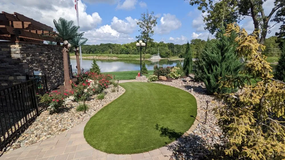 Top-rated garden landscaping for year-round maintenance in Grandview, MO by Integrity Hardscapes
