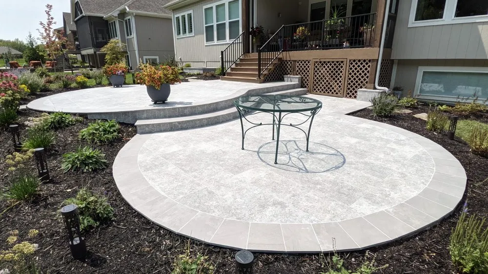 Top-rated lawn care service in Grandview, MO by Integrity Hardscapes