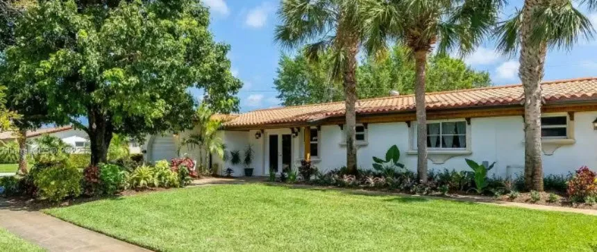 Expert lawn care service in Fort Lauderdale, FL by Integrity Landscape Service