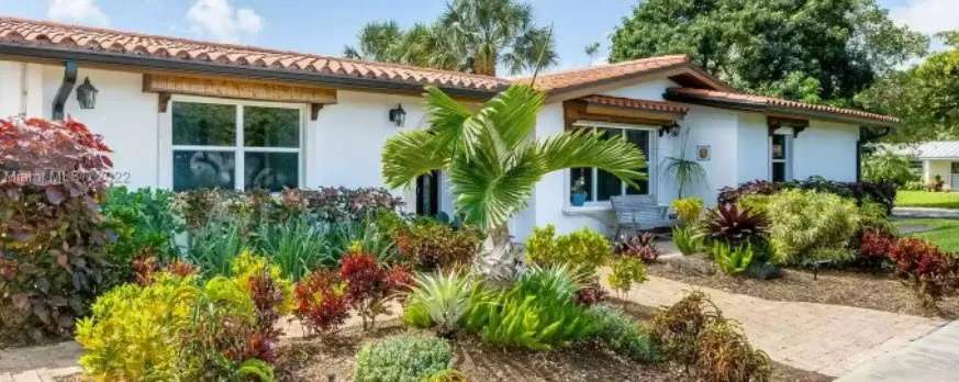 Custom residential landscaping for residential properties across Fort Lauderdale, FL - Integrity Landscape Service