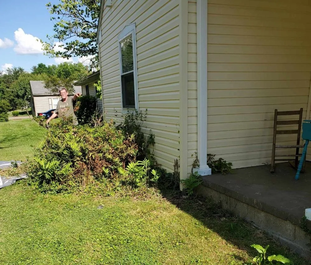 Affordable outdoor landscaping for beautiful yards across Zanesville, OH - Integrity Lawns