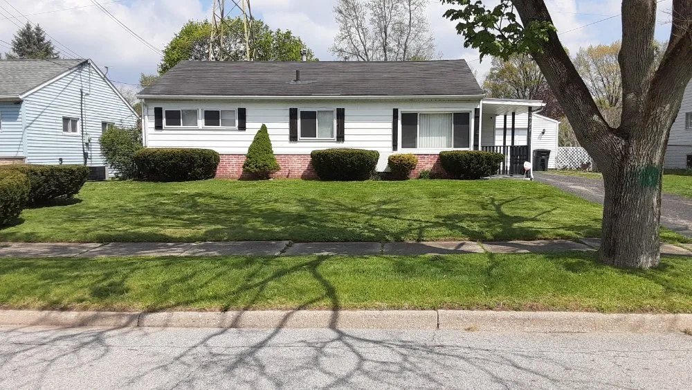 Affordable lawn care service experts serving BRECKSVILLE, OH - Integrity Mowing SVS