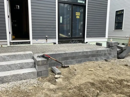 Inter Landscaping & Construction Logo