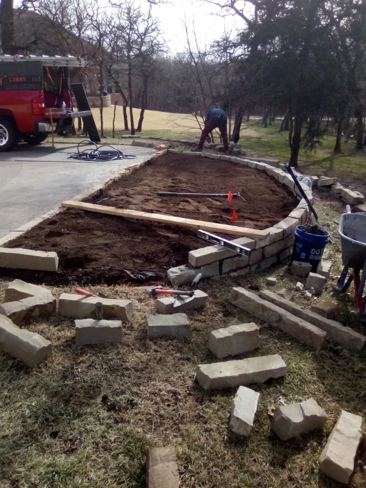 Top-rated landscape installation for beautiful yards in Guthrie, OK by Intergity Lawns