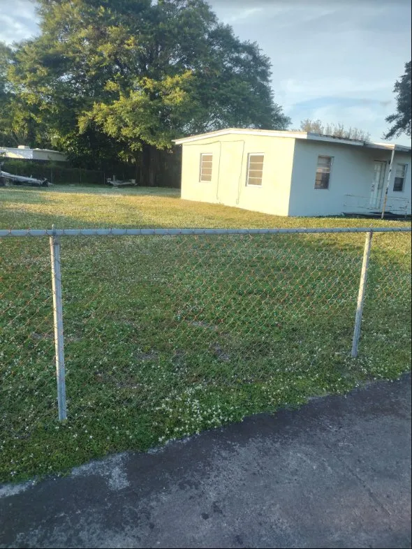 Affordable yard cleanup service in Plantation, FL - Interscope Landscaping