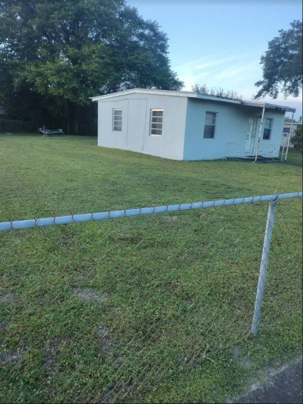 Top-rated lawn mowing service in Plantation, FL by Interscope Landscaping