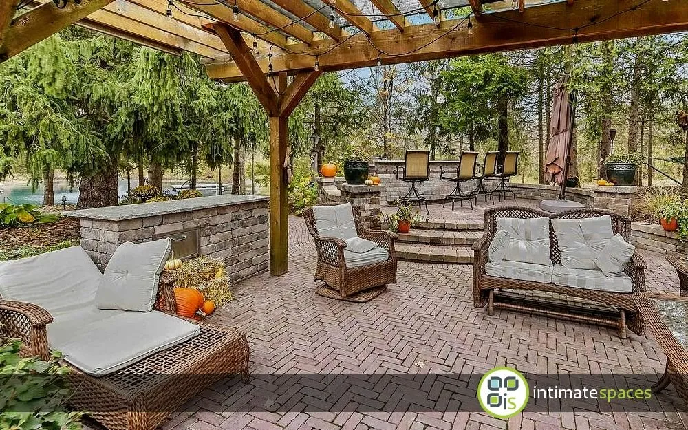 Local lawn care service in Centerburg, OH by intimate spaces