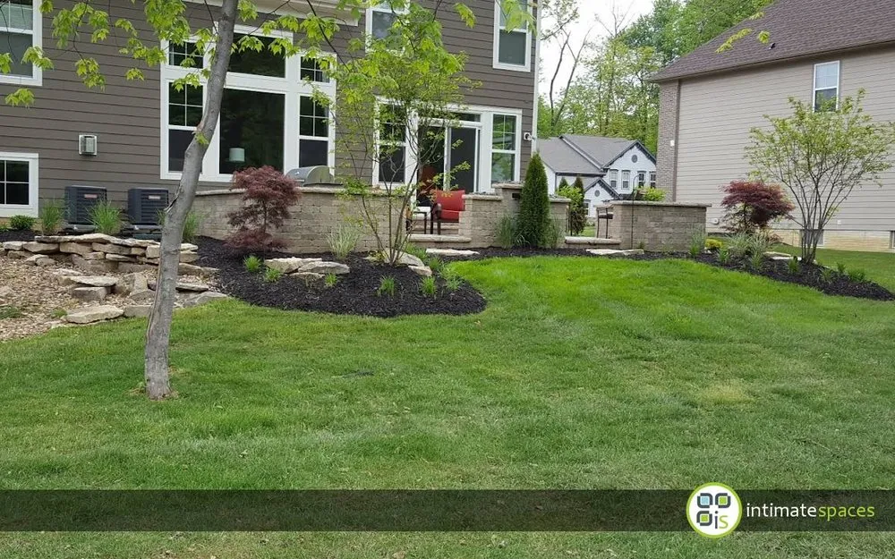 Affordable residential landscaping experts serving Centerburg, OH - intimate spaces