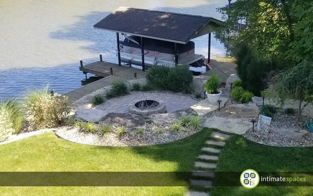 Custom garden landscaping experts serving Centerburg, OH - intimate spaces