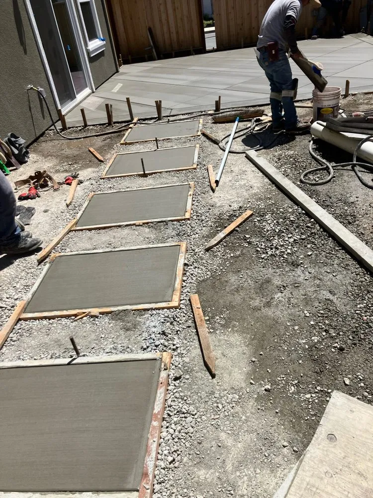 Expert yard cleanup service for year-round maintenance in Santa Clara, CA by IntoTurf