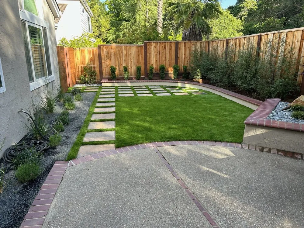 Expert yard cleanup service near you across Santa Clara, CA - IntoTurf