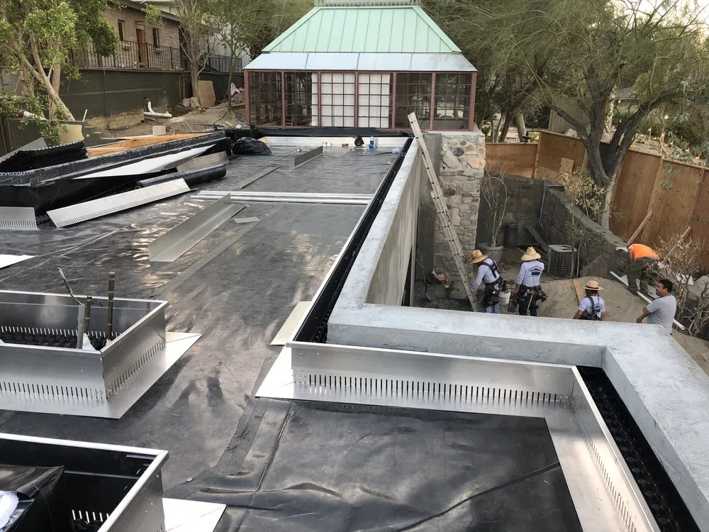 Reliable yard cleanup service for homes in Glenview, IL by Intrinsic Landscaping