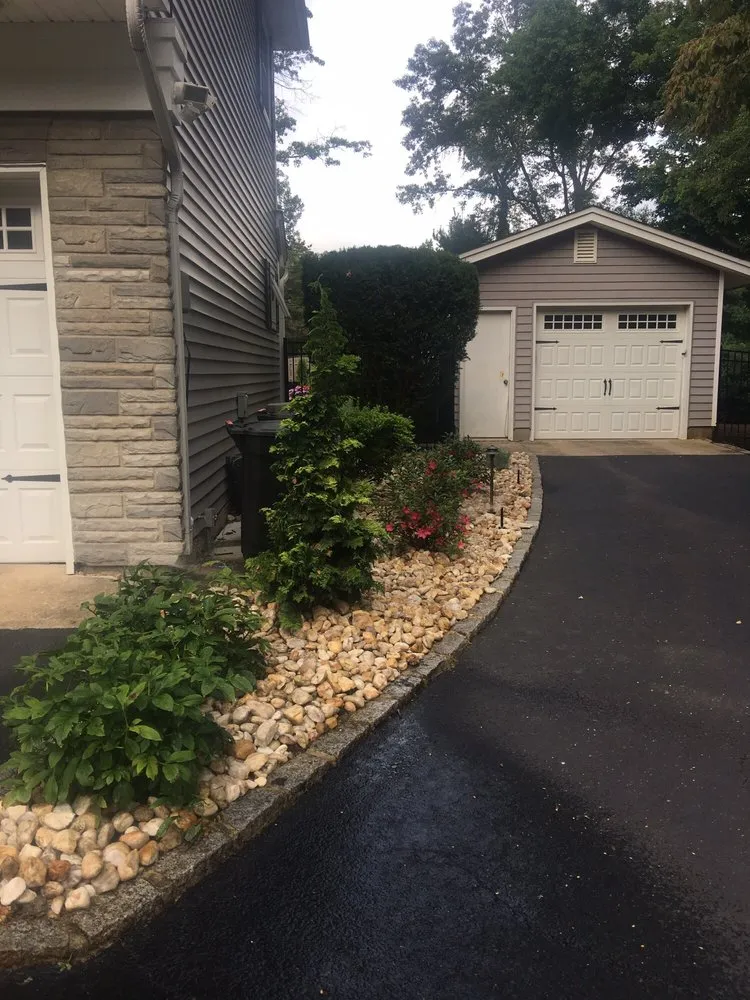 Reliable garden landscaping for outdoor upgrades across East Brunswick, NJ - Iovino's Landscaping