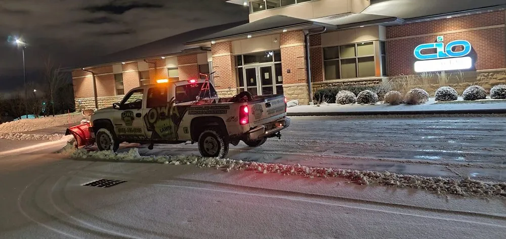 Affordable outdoor landscaping experts serving Des Moines, IA - Iowa Lawn & Landscape