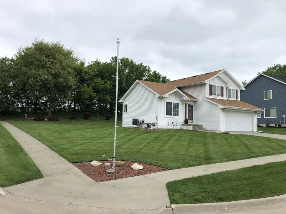 Custom yard maintenance near you across Des Moines, IA - Iowa Lawn Pro