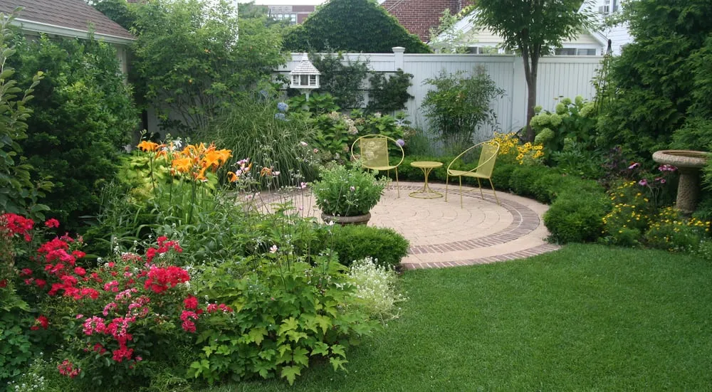 Affordable yard maintenance in East Norwich, NY - Ireland Gannon Associates