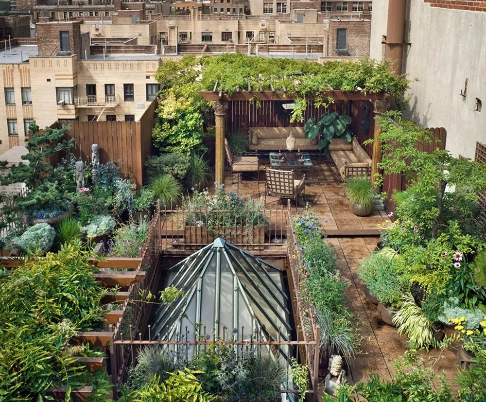 Affordable lawn mowing service in New York, NY - Iris Kaplow Landscapes