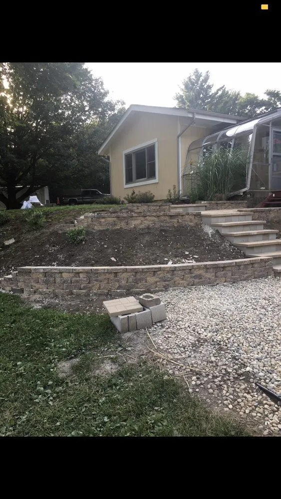 Reliable lawn mowing service experts serving Aurora, IL - Iron Oaks