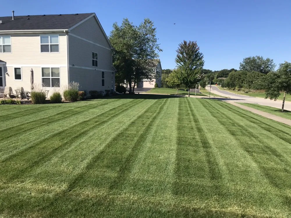 Professional outdoor landscaping in Aurora, IL - Iron Oaks