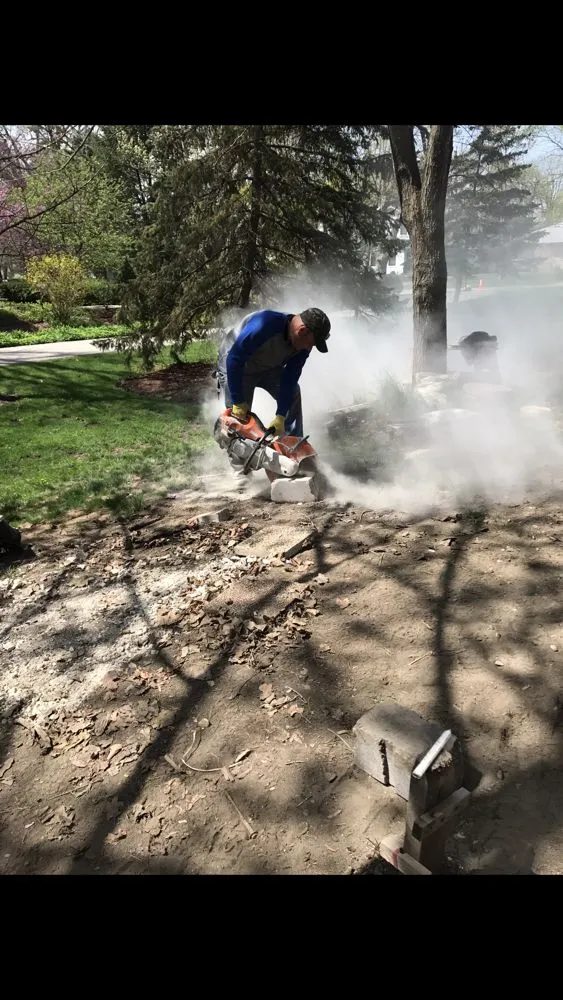 Custom landscaping services in Aurora, IL by Iron Oaks