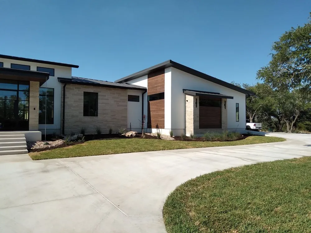 Reliable yard cleanup service for beautiful yards across Hutto, TX - Ironstream