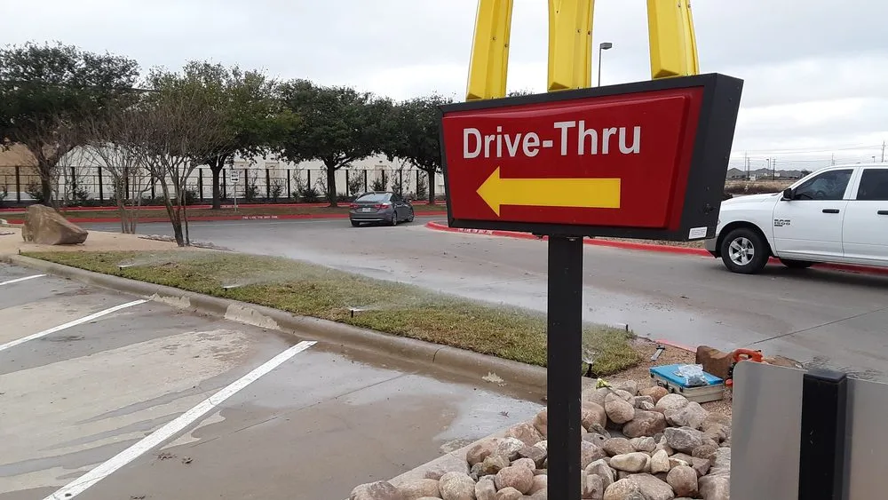 Custom garden landscaping in Hutto, TX by Ironstream