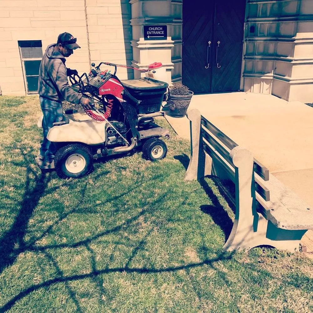 Local yard cleanup service in St. Louis, MO by Irreco