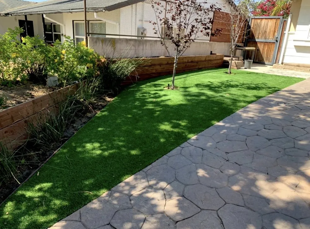 Trusted residential landscaping experts serving Los Angeles, CA - Irrigation & Fertilizer