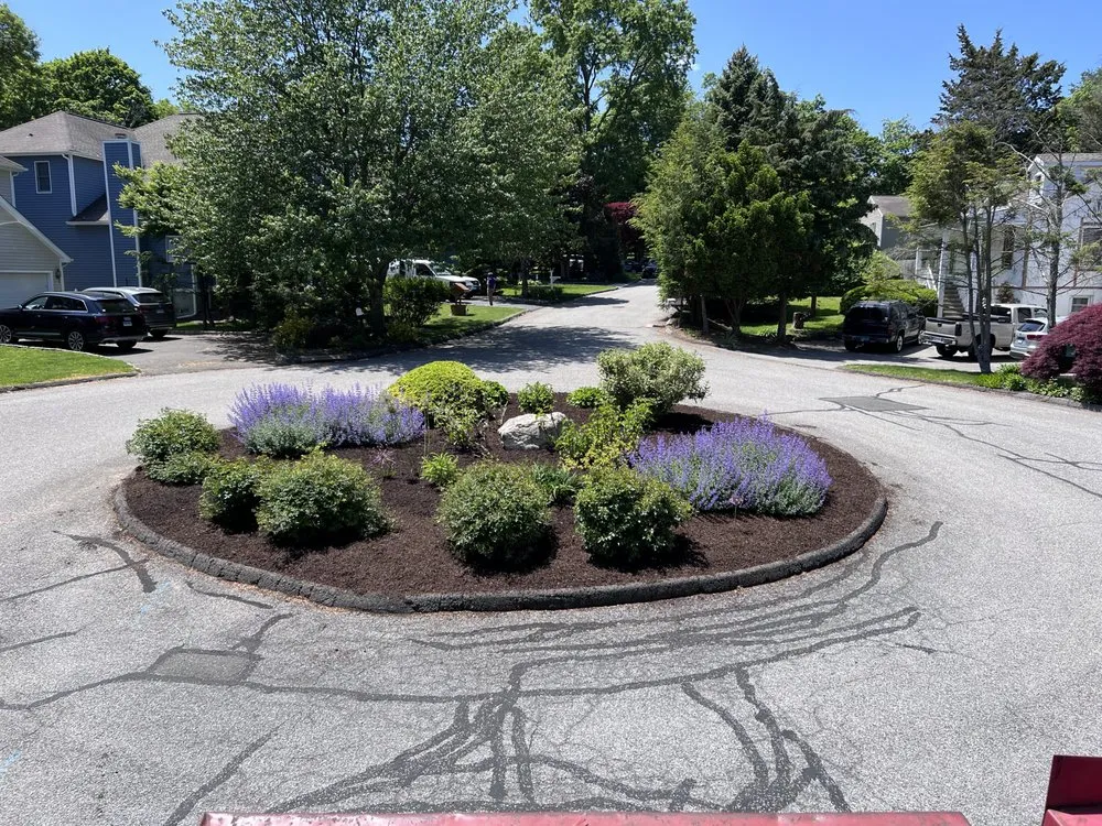 Expert yard maintenance for homes across Stamford, CT - Irvin Leiva LANDSCAPING