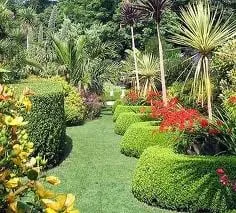 Irvine's Landscaping & Fencing Logo