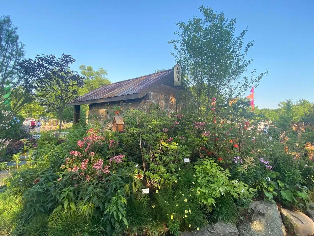 Custom lawn care service experts serving Wilmington, DE - Irwin Landscaping